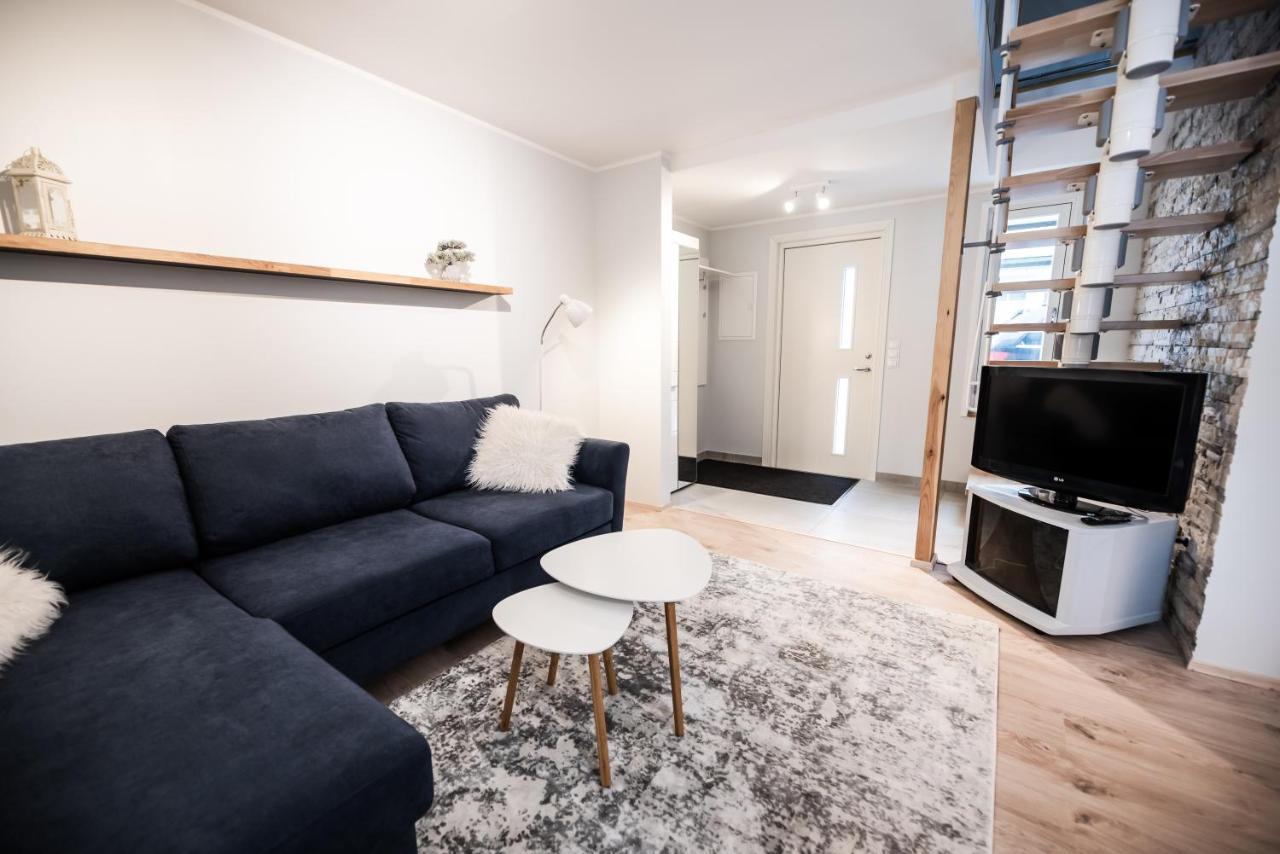 פארנו Cabin Guesthouse With Free Parking מראה חיצוני תמונה