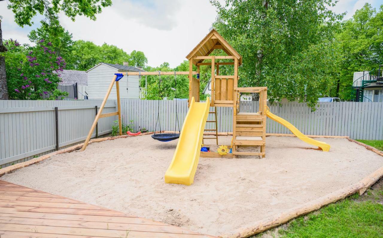 פארנו Cabin Guesthouse With Free Parking מראה חיצוני תמונה